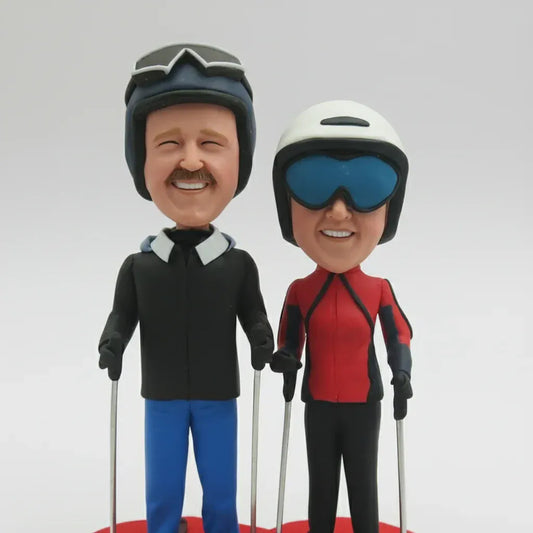 Custom ski couple bobblehead personalized winter figurine.webp