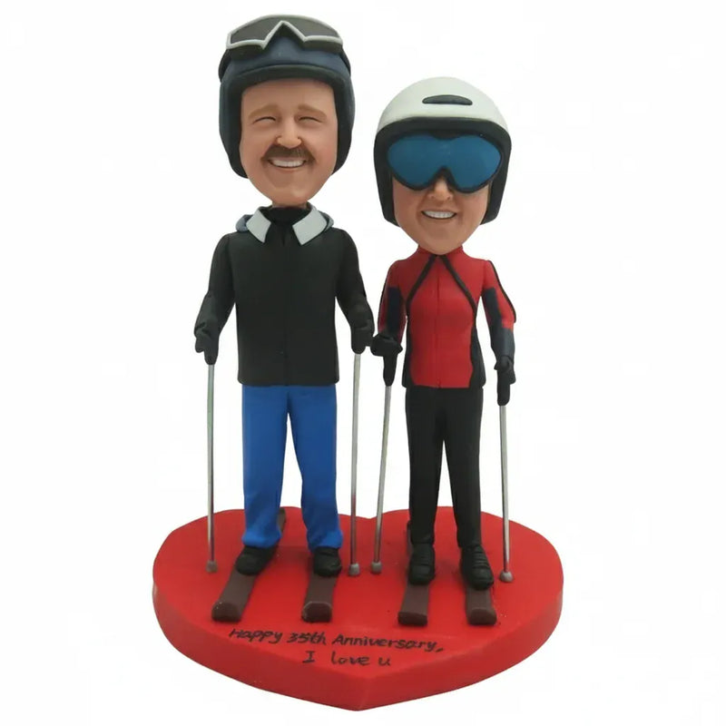 Custom ski couple bobblehead personalized winter figurine.webp