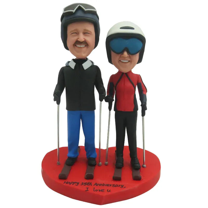 Custom ski couple bobblehead personalized winter figurine.webp