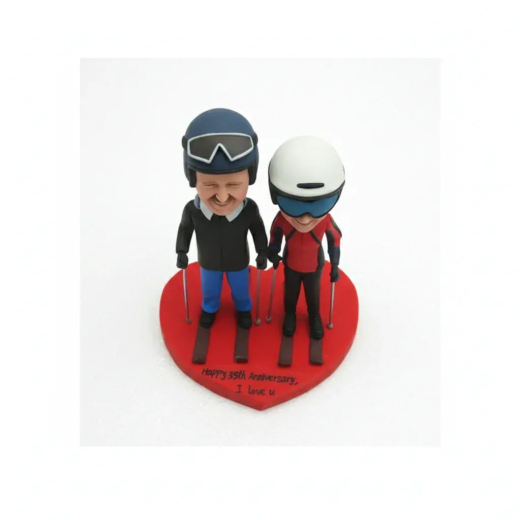 Custom ski couple bobblehead personalized winter figurine.webp