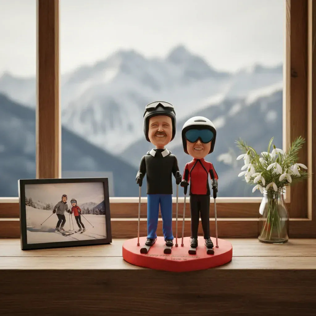Custom ski couple bobblehead personalized winter figurine.webp